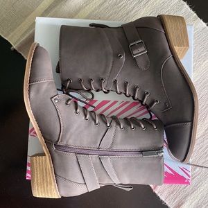 Hey Girl Hocus Pocus Booties 7